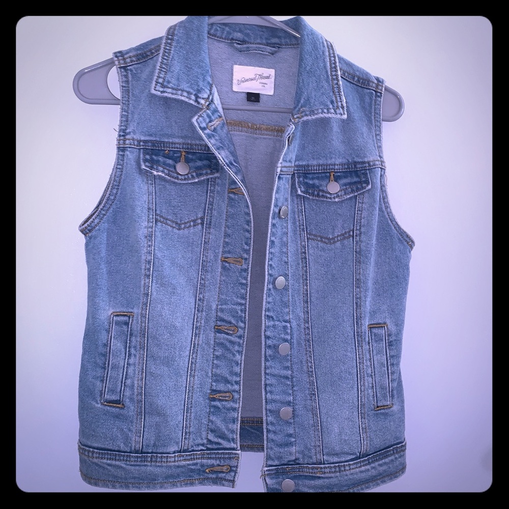 Light Wash Denim Jean Vest - NWOT (XS)